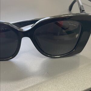 CHANEL Glossy Black Polarized Sunglasses Like New